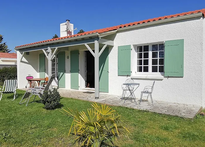 Hébergement de vacances Maison Lumineuse Pour 6, à 700m, Jardin Spacieux - Fr-1-194-346 *